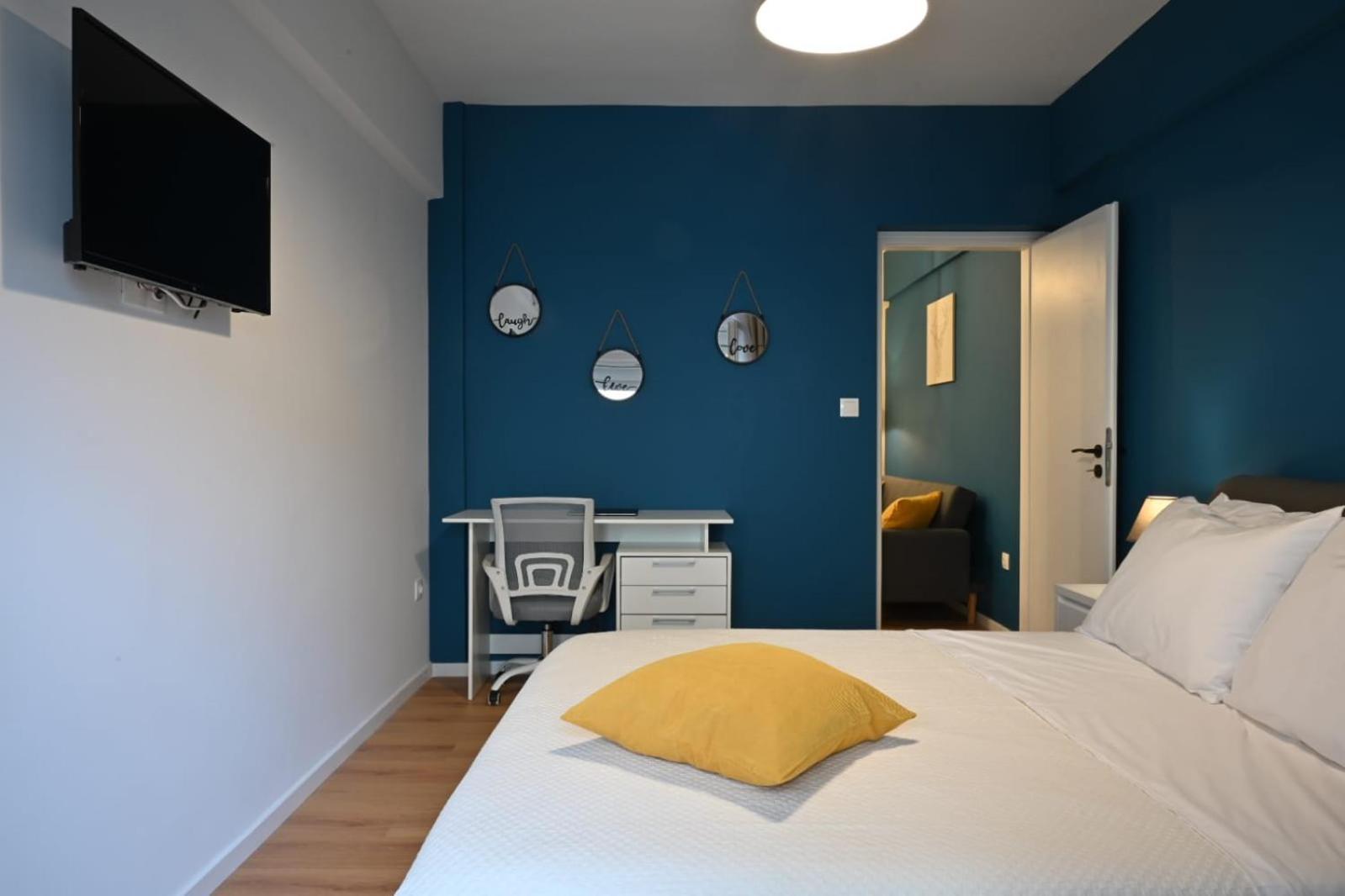 Modern Two Bedroom Apartment At Koukaki Athens Exterior photo